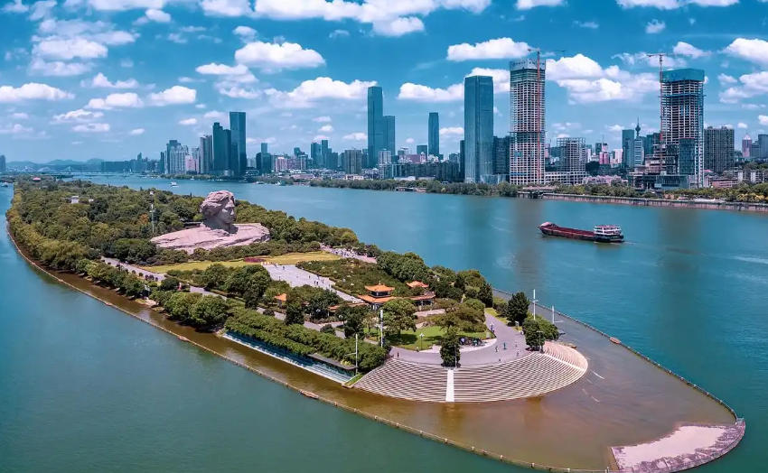 �����޵ķ�ˮ�������������ϢϢ���